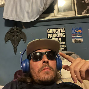 Meet your Posher, Louis